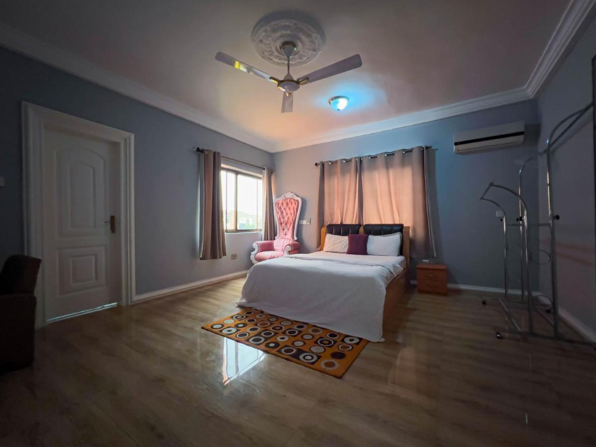 T'S Place Adenta 外观 照片