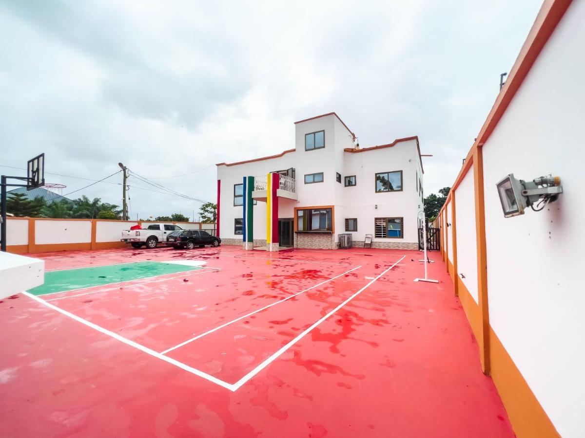 T'S Place Adenta 外观 照片
