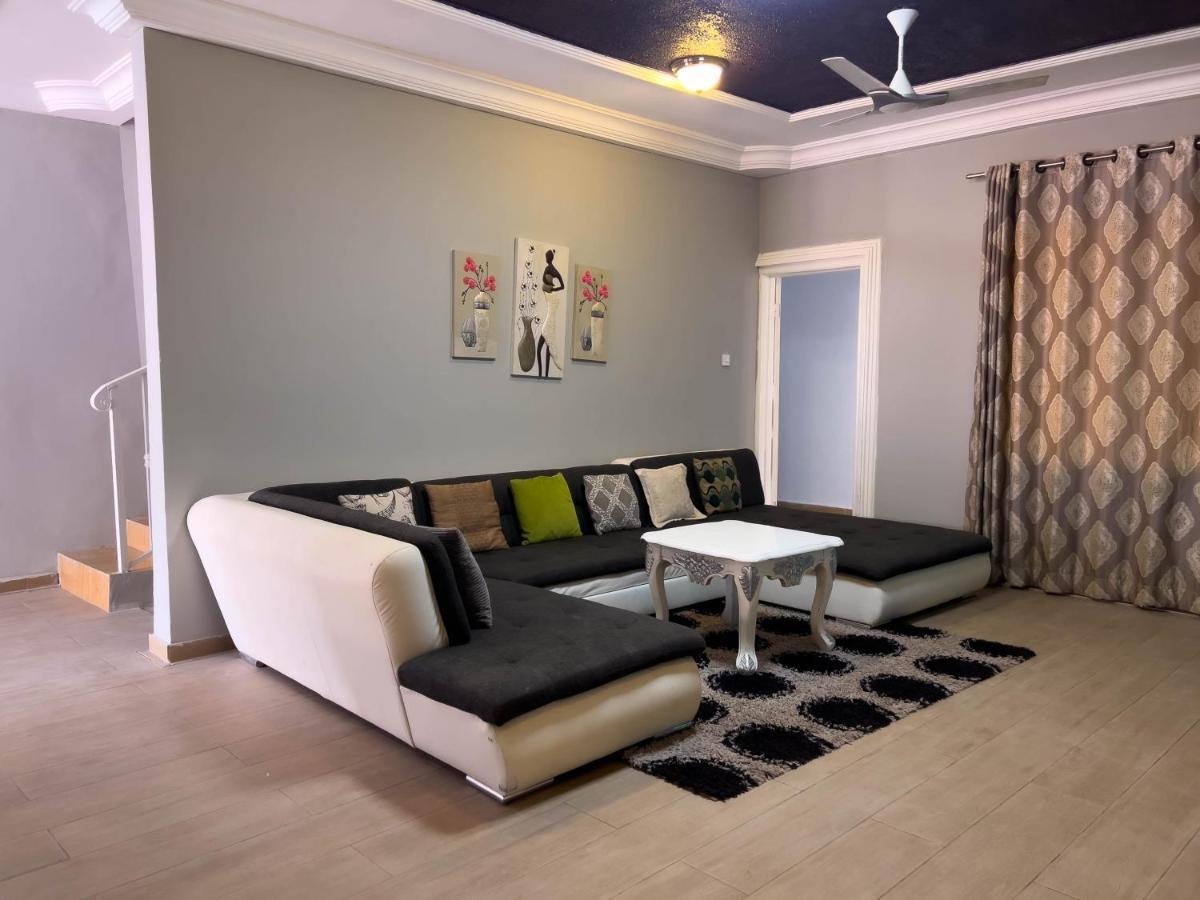 T'S Place Adenta 外观 照片